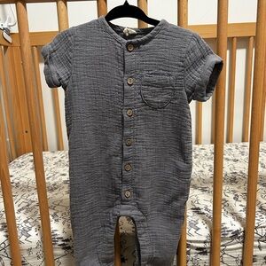 Quincy Mae Button Down Romper 6-12m